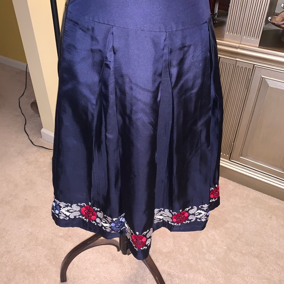 Pure silk skirt by Madison studio - Picture 2 of 4